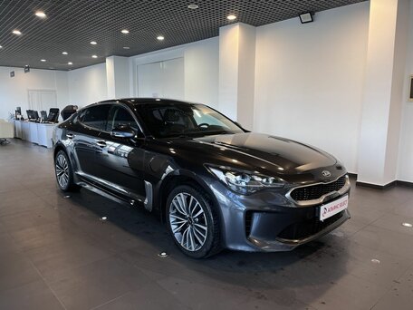 2019 Kia Stinger I, серый, 1980000 рублей, вид 1
