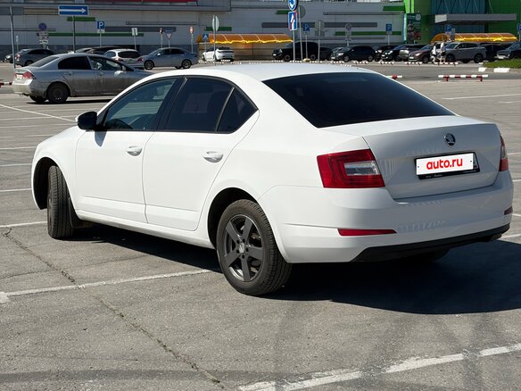2014 Skoda Octavia III (A7), белый, 990000 рублей - вид 4