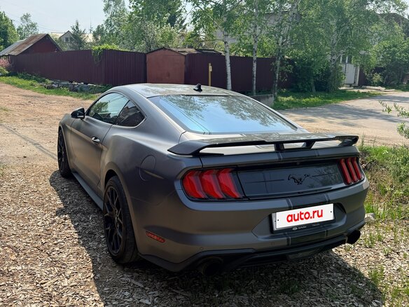 2021 Ford Mustang VI Рестайлинг, чёрный, 3150000 рублей - вид 2