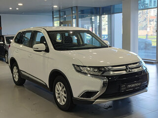 2017 Mitsubishi Outlander III Рестайлинг 2, белый, 1850000 рублей, вид 3