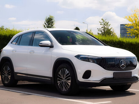 2024 Mercedes-Benz EQA 260 I Рестайлинг, белый, 3620843 рублей, вид 1