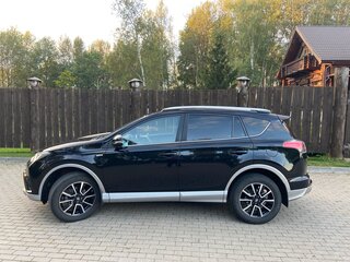 2017 Toyota RAV4 IV (XA40) Рестайлинг, чёрный, 3000000 рублей, вид 2