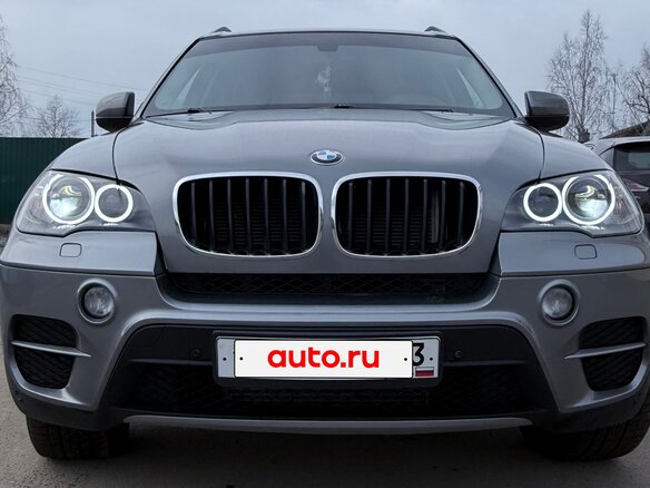 2011 BMW X5 35i II (E70) Рестайлинг, серый - вид 2