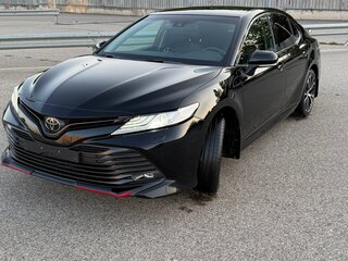 2021 Toyota Camry VIII (XV70), чёрный, 3450000 рублей, вид 1