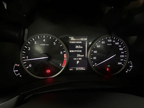 2021 Lexus NX 200 I Рестайлинг, серый, 3350000 рублей - вид 9