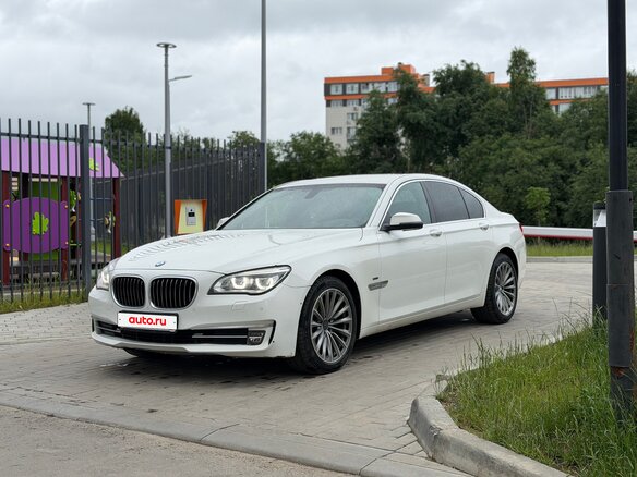 2013 BMW 7 серии 740d xDrive V (F01/F02/F04) Рестайлинг, белый, 2088000 рублей