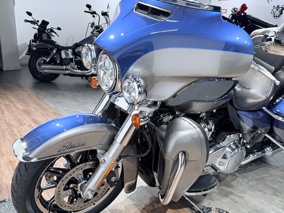 2017 Harley-Davidson Electra Glide, серебристый, 1799000 рублей - вид 11