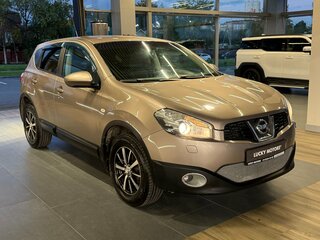 2013 Nissan Qashqai I Рестайлинг, бежевый, 845000 рублей, вид 3