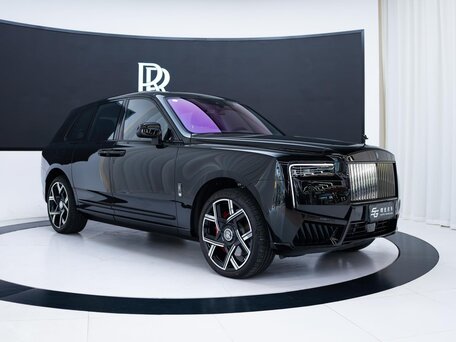 2026 Rolls-Royce Cullinan Black Badge I Рестайлинг (Series II), чёрный, 50000000 рублей, вид 2
