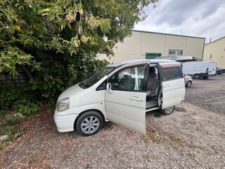 2001 Nissan Serena II (C24), белый, 430000 рублей, вид 4