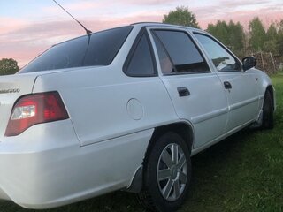 2010 Daewoo Nexia I Рестайлинг, белый, 185000 рублей, вид 3
