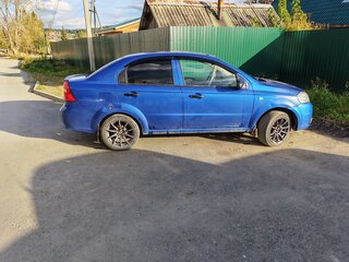 2010 Chevrolet Aveo I Рестайлинг, синий, 350000 рублей, вид 3
