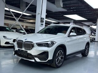 2020 BMW X1 Long 20Li sDrive II (F48) Рестайлинг, белый, 1670000 рублей, вид 3