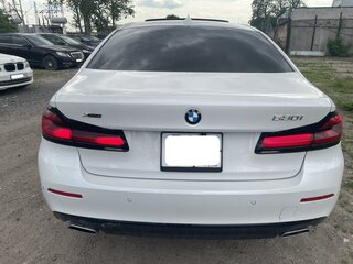2022 BMW 5 серии 530i xDrive VII (G30/G31/G38) Рестайлинг, белый, 4350000 рублей, вид 5
