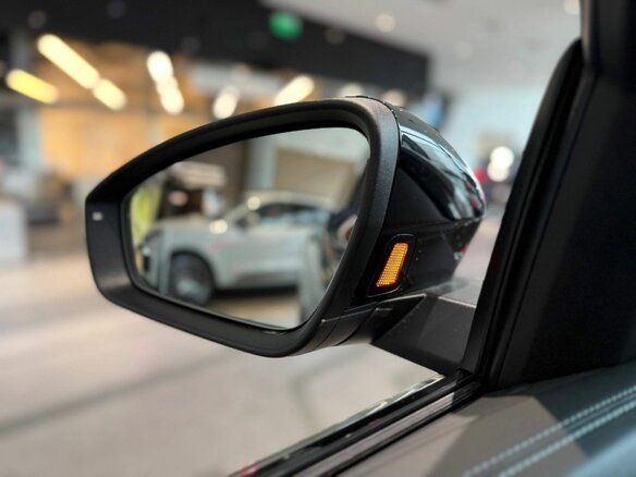 2026 Audi Q5 L III (GU), зелёный - вид 13