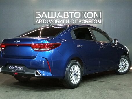 2021 Kia Rio IV Рестайлинг, синий, 1629000 рублей, вид 4