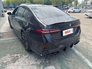 2025 BMW 5 серии Long 530Li xDrive VIII (G60/G61/G68), чёрный, 6579225 рублей, вид 3