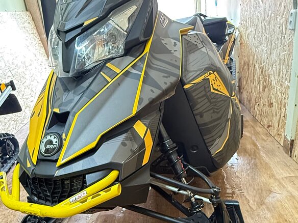 2013 BRP Ski-Doo Summit 800, жёлтый, 750000 рублей