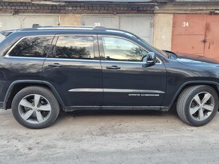 2013 Jeep Grand Cherokee IV (WK2) Рестайлинг, чёрный, 1900000 рублей, вид 3