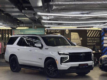 2025 Chevrolet Tahoe V Рестайлинг, белый, 12550000 рублей, вид 2