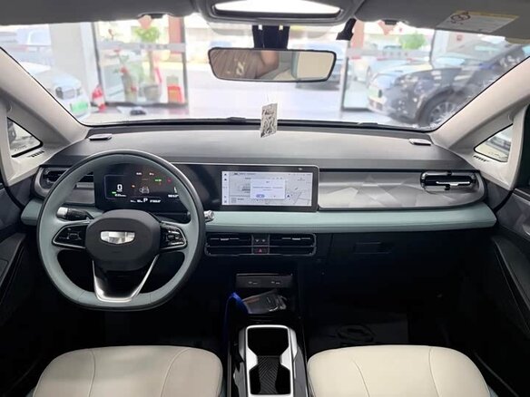 2024 Geely Geometry E 39.4 kWh, голубой, 1670034 рублей - вид 10