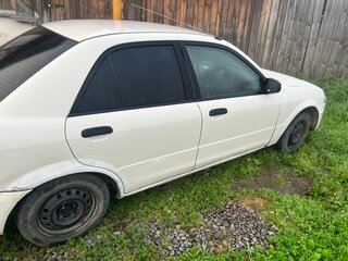 2000 Mazda Familia VIII (BJ), белый, 100000 рублей, вид 2