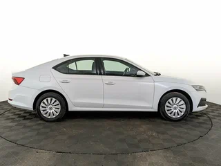 2021 Skoda Octavia IV (A8), белый, 2140000 рублей, вид 4