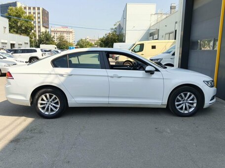 2016 Volkswagen Passat B8, белый, 1780000 рублей, вид 4