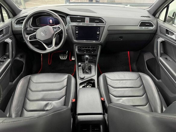 2021 Volkswagen Tiguan II Рестайлинг, белый, 4200000 рублей - вид 9