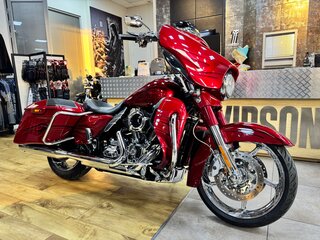 2016 Harley-Davidson CVO Street Glide, пурпурный, 1990000 рублей, вид 2