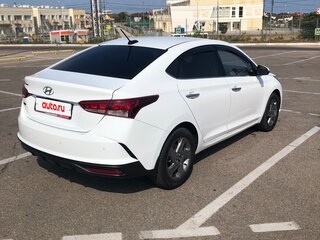 2020 Hyundai Solaris II Рестайлинг, белый, 1600000 рублей, вид 4