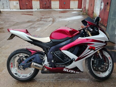 2010 Suzuki GSX-R 600, красный, 750000 рублей, вид 2