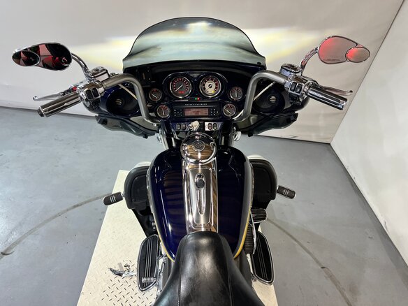 2012 Harley-Davidson Electra Glide, серебристый, 980000 рублей - вид 20