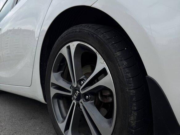 2018 Kia Cerato III Рестайлинг (Classic), белый, 1700000 рублей - вид 6