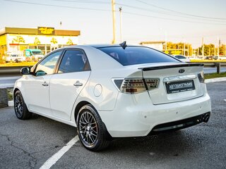 2012 Kia Cerato 6-speed II, белый, 798000 рублей, вид 5
