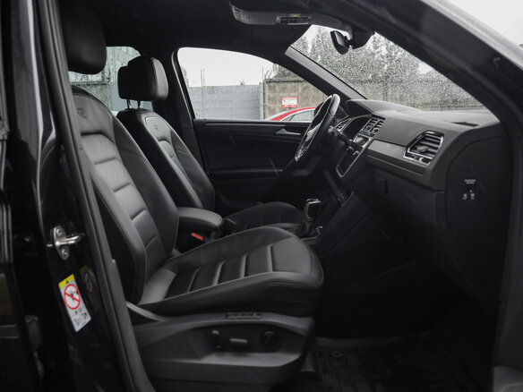 2021 Volkswagen Tiguan II Рестайлинг, чёрный - вид 25