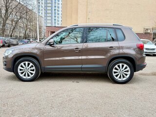 2016 Volkswagen Tiguan I Рестайлинг, коричневый, 1799999 рублей, вид 4