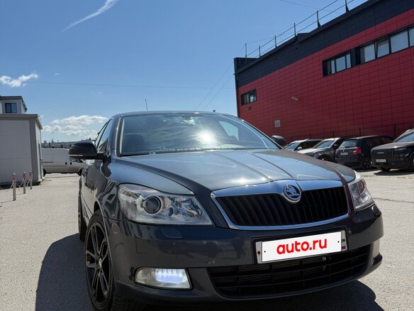 2010 Skoda Octavia DSG7 II (A5) Рестайлинг, серый, 790000 рублей - вид 2