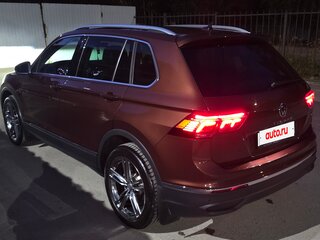 2021 Volkswagen Tiguan II Рестайлинг, коричневый, 3499000 рублей, вид 4