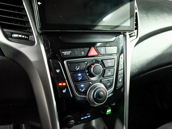 2013 Hyundai i30 II, красный, 920000 рублей - вид 15