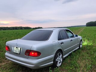 1996 Mercedes-Benz E-Класс 230 II (W210, S210), серебристый, 460000 рублей, вид 3