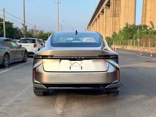 2026 Lexus ES 300h VIII, серый, 6682099 рублей, вид 4