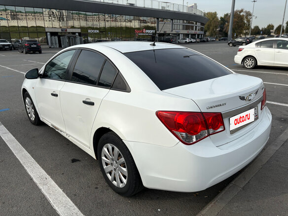 2011 Chevrolet Cruze I, белый, 450000 рублей - вид 6
