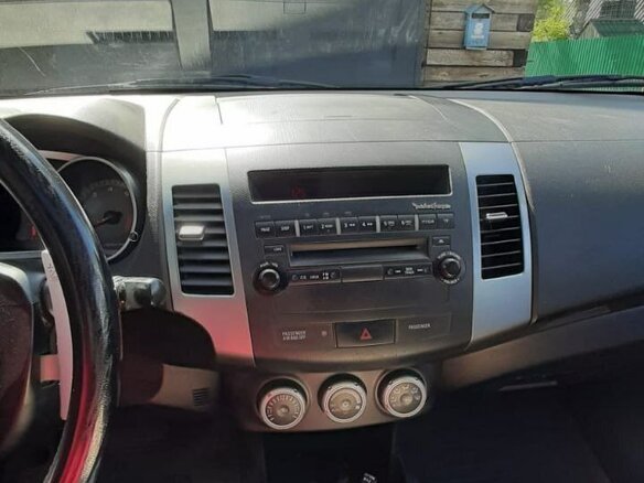 2008 Mitsubishi Outlander II, серый, 950000 рублей - вид 6