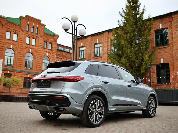 2026 Audi Q5 L III (GU), серый, 6300000 рублей - вид 6