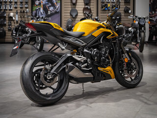 2026 Triumph Street Triple, жёлтый, 1980000 рублей, вид 5