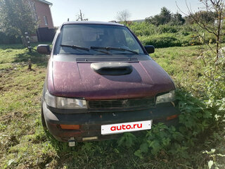 1992 Mitsubishi Space Wagon II, красный, 150000 рублей, вид 1