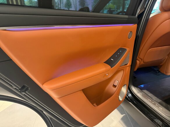 2026 Aito M7 53.4 kWh II, чёрный - вид 15