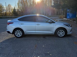 2022 Hyundai Solaris II Рестайлинг, серый, 1680000 рублей, вид 4