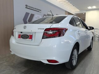 2022 Toyota Vios III Рестайлинг, белый, 940000 рублей, вид 4